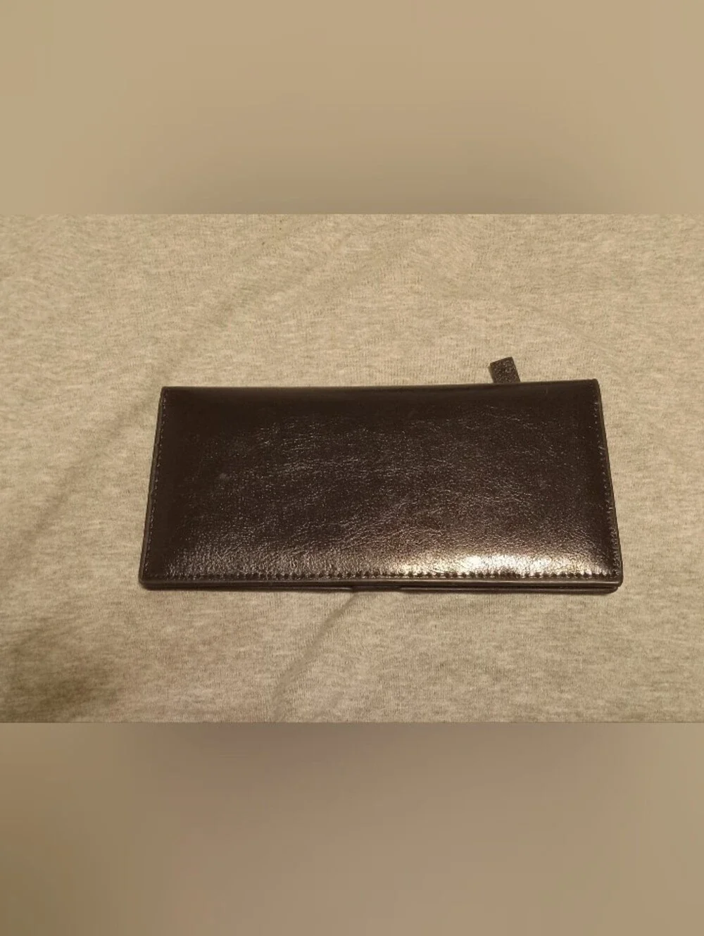 Ladies Sleek Black Leather Zip Wallet.   Faux Leather